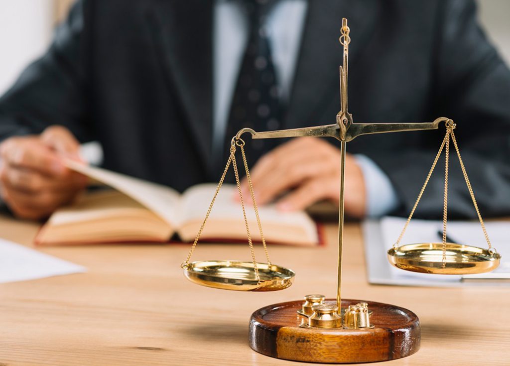 مشاوره حقوقی خانم بهتر است یا آقا؟